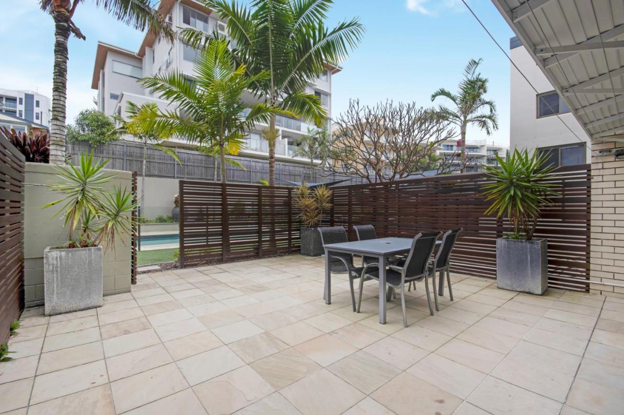 Capeview Apartments - Right On Kings Beach Caloundra Exterior photo