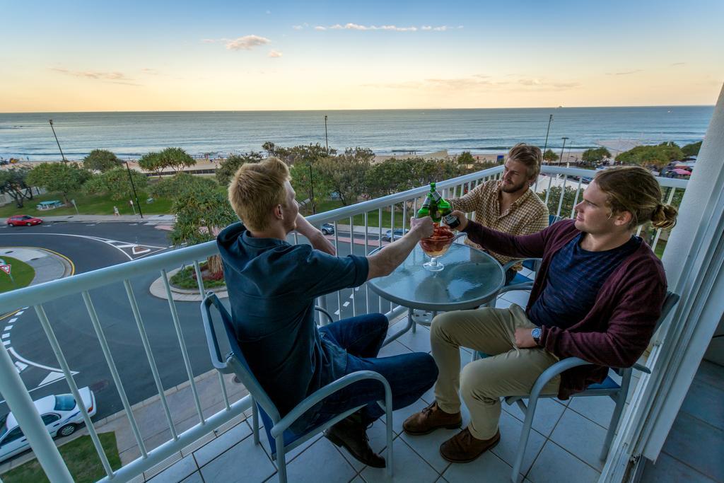 Capeview Apartments - Right On Kings Beach Caloundra Exterior photo